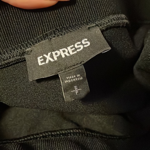 Express Ruffle Bottom Skirt - Small - Picture 2 of 2